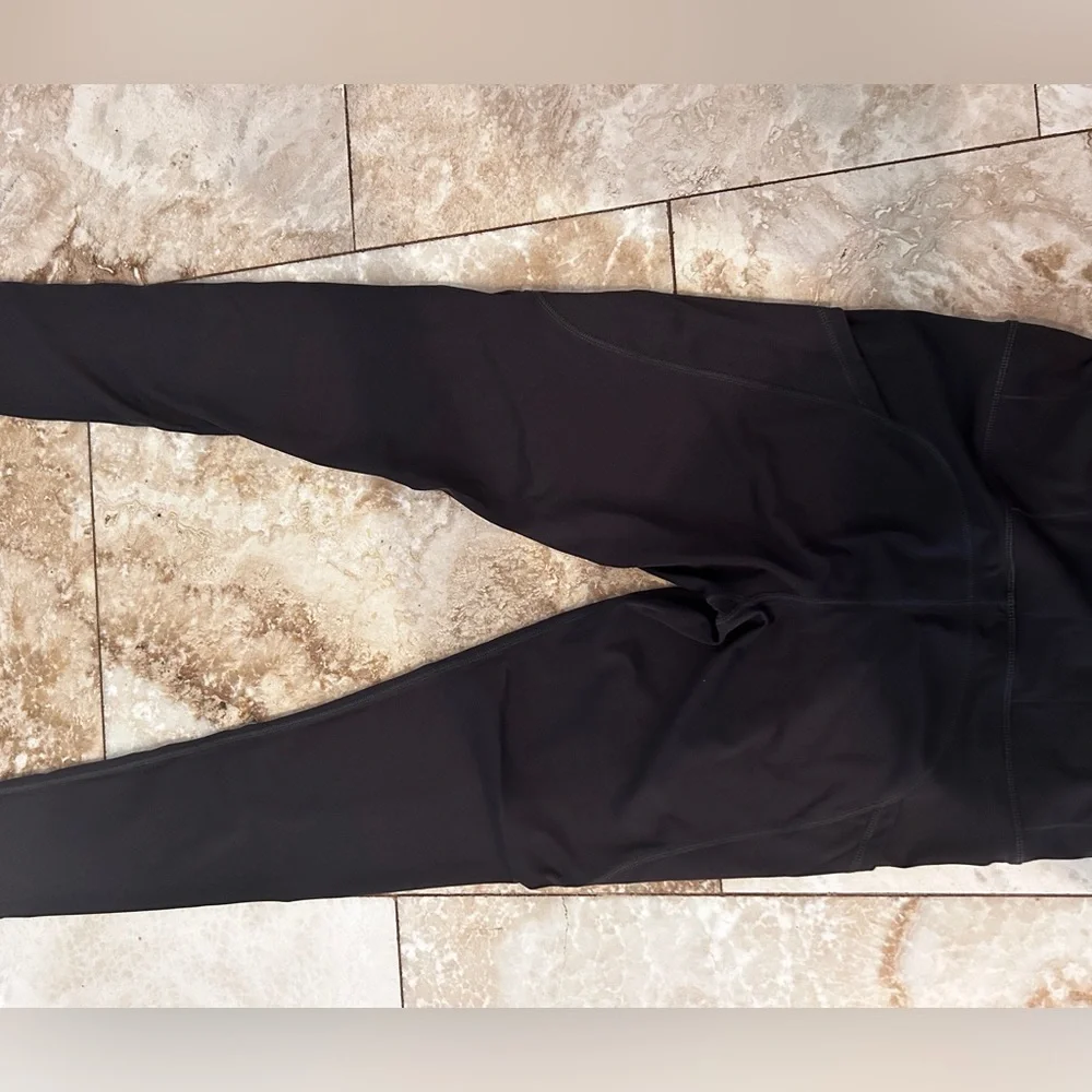 Lulu lemon leggings - Picture 6 of 7